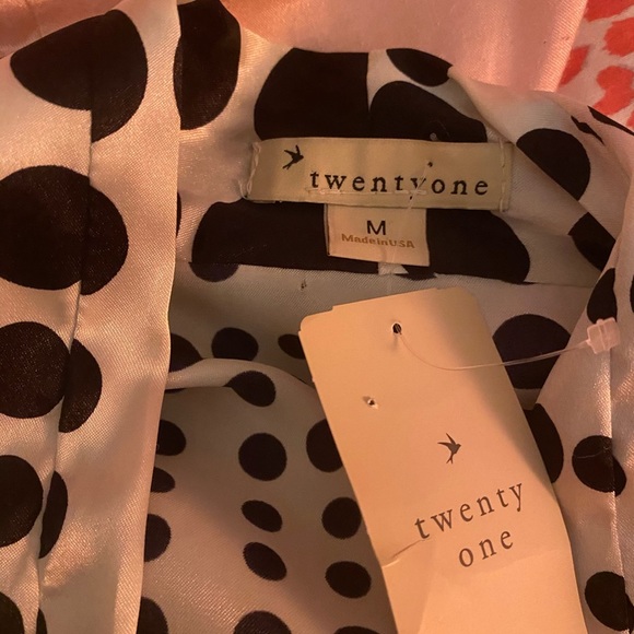 Dressy Satin Top Forever 21 🇺🇸 black and white polkadot print medium - Picture 8 of 8